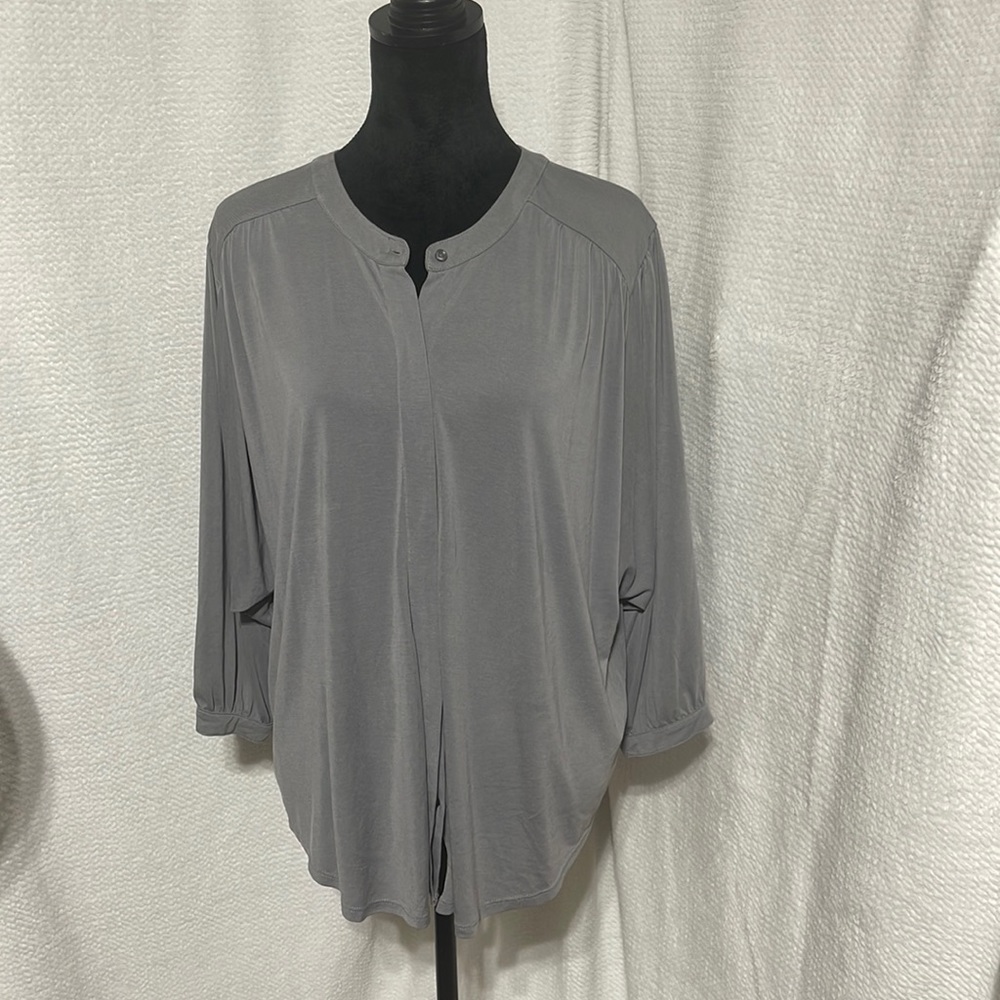 Kaari Blue women’s knit blouse - size L - EUC